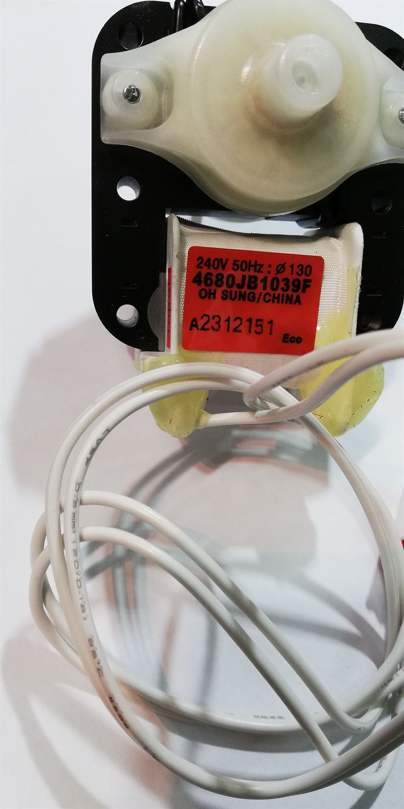 MOTOR VENTILADOR FRIGORIFICO LG, RECAMBIO ORIGINAL, 240V, 61/76/71 MM, EJE 3/24MM, CABLE 550MM, GT5142SWBS, 6842650031 - Imagen 2