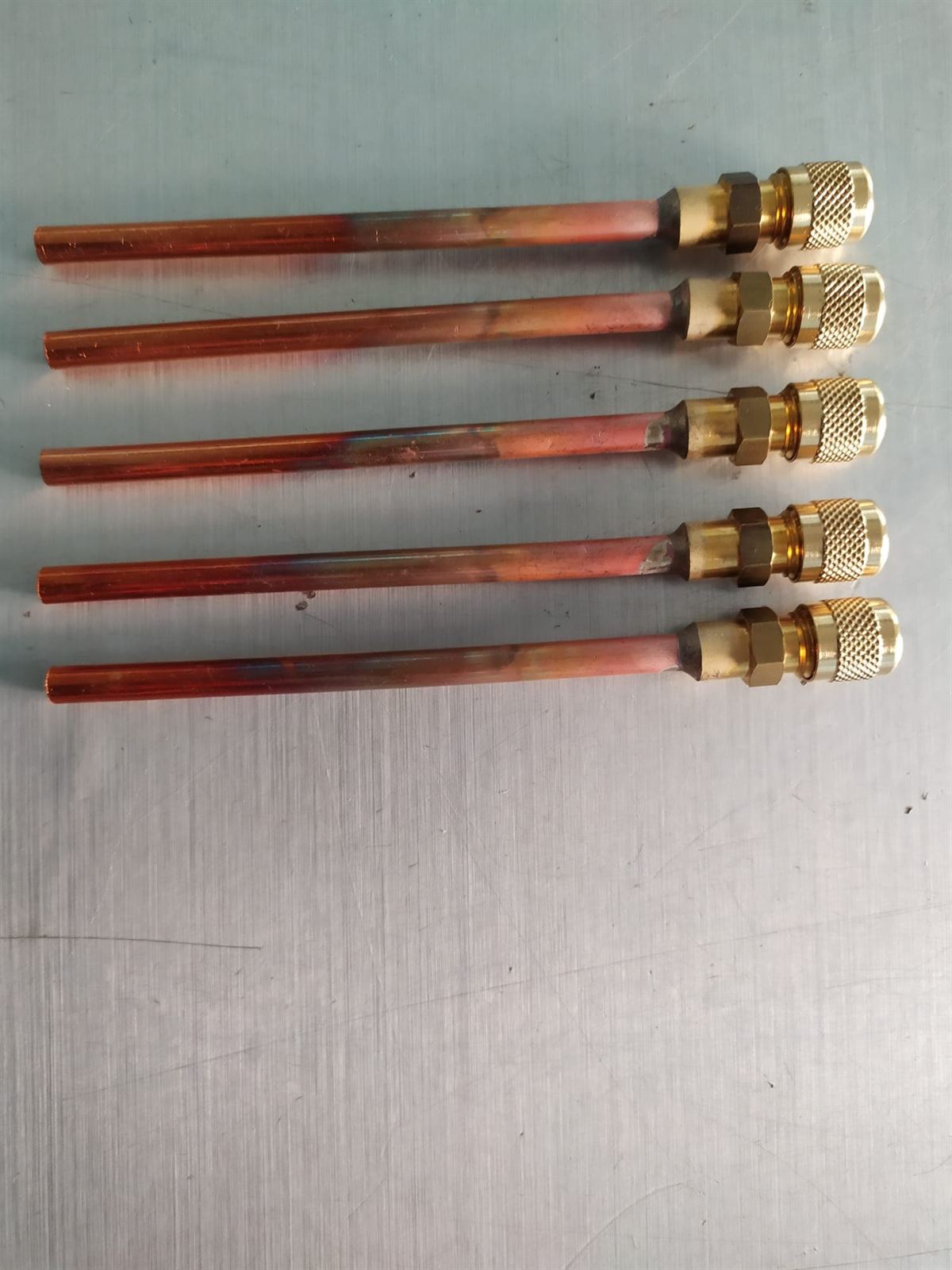 OBUS VALVULA CARGA GAS REFRIGERANTE CON TUBO 1/4", KIT 5 UNIDADES,  6700001001 - Imagen 1