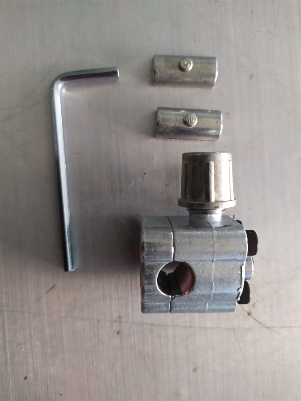 OBUS VALVULA CARGA GAS REFRIGERANTE, KIT 5 UNIDADES,  6700030004 - Imagen 1