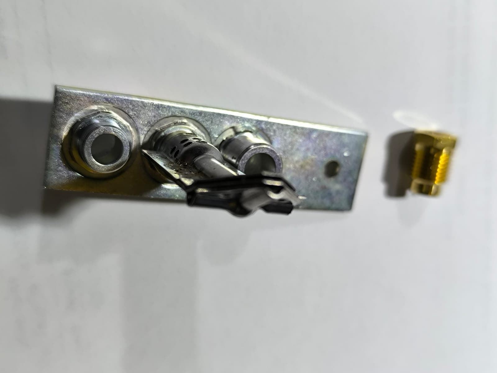 PILOTO 3 LLAMAS, SUJECCION HORIZONTAL, CON TUERCA, SIN INYECTOR, 18575 - Imagen 3