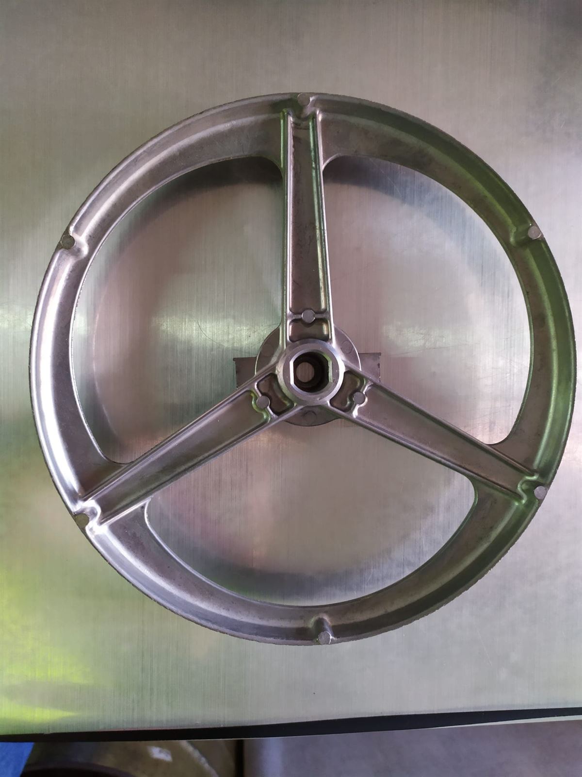 POLEA LAVADORA, ALUMINIO, PLANA, DIAMETRO 210 MM, EJE CONICO,16X14X9 MM,   A220361 - Imagen 1