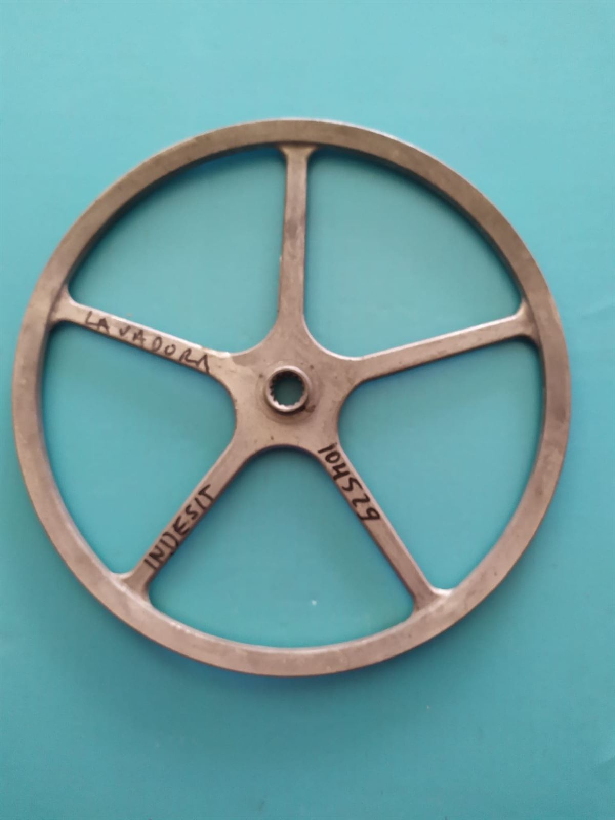 POLEA LAVADORA INDESIT, PARA CORREA 3L, DIAMETRO 293 MM, EJE 16X14 MM,  104529 - Imagen 1