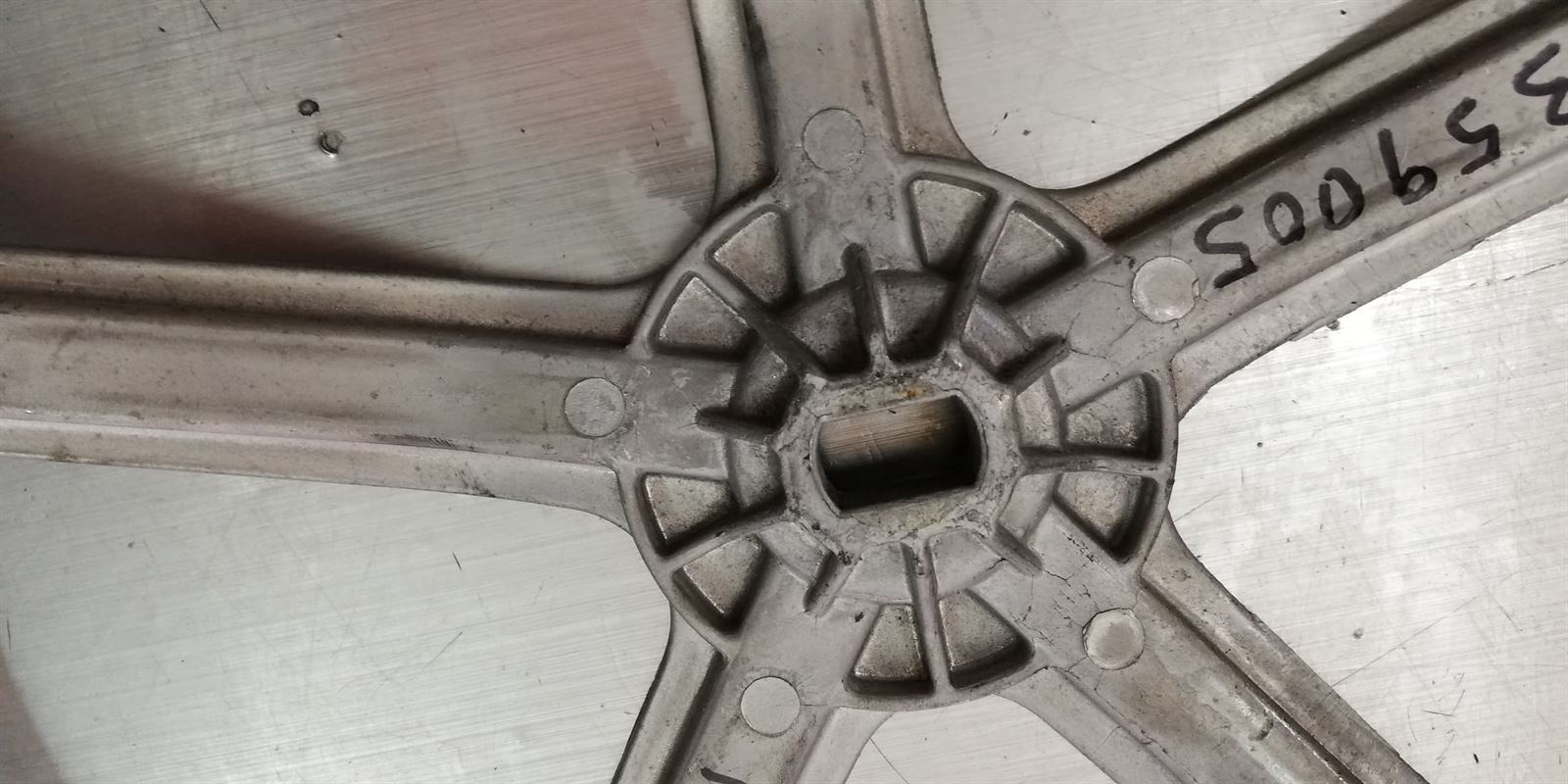 POLEA LAVADORA ZANUSSI, ELECTROLUX, AEG, RECAMBIO ORIGINAL, PLANA, CORREA ESTRIADA, DIAMETRO 312MM, EJE 19,7X10,7 MM, 50299359005,   1249693001 - Imagen 3