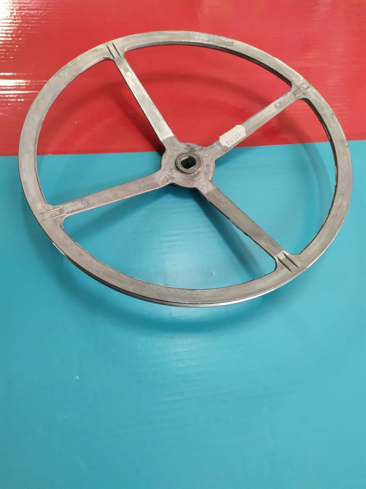 POLEA LAVADORA ZANUSSI, PARA CORREA TRAPEZOIDAL 3L, DIAMETRO 330 MM, EJE 16X12 MM,  A312120 - Imagen 3