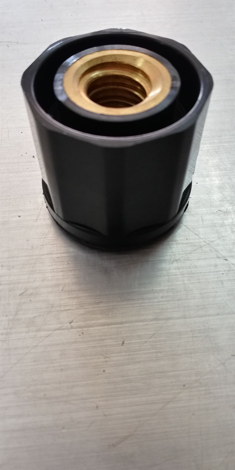 POMO CAFETERA INDUSTRIAL CAFE EXPRESO, MATERIAL PLASTICO NEGRO CON ROSCA LATON HEMBRA DIAMETRO14MM, PASO 2MM, DIAMETRO POMO 46MM, LARGO 42MM, F340 - Imagen 3