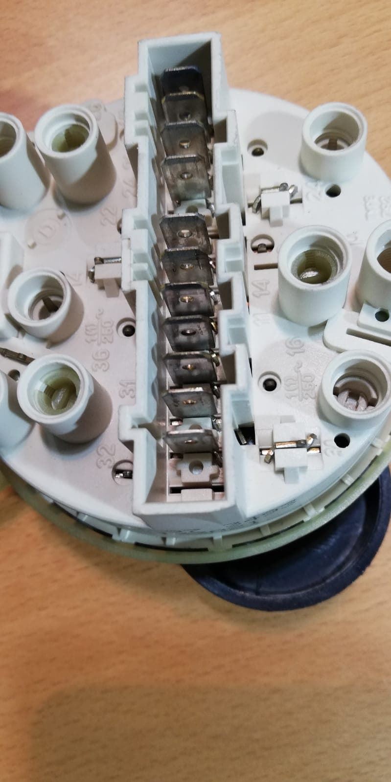PRESOSTATO LAVADORA ELECTROLUX, AEG, ZANUSSI, ZANKER, ELECTROLUX, RECAMBIO ORIGINAL, TRIPLE NIVEL, 11 CONTACTOS,  1291338216 - Imagen 2