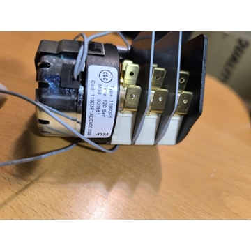 PROGRAMADOR LAVAVAJILLAS, 3 MICROS, 220V, 120 SEGUNDOS, CON EJE, 001551 - Imagen 1