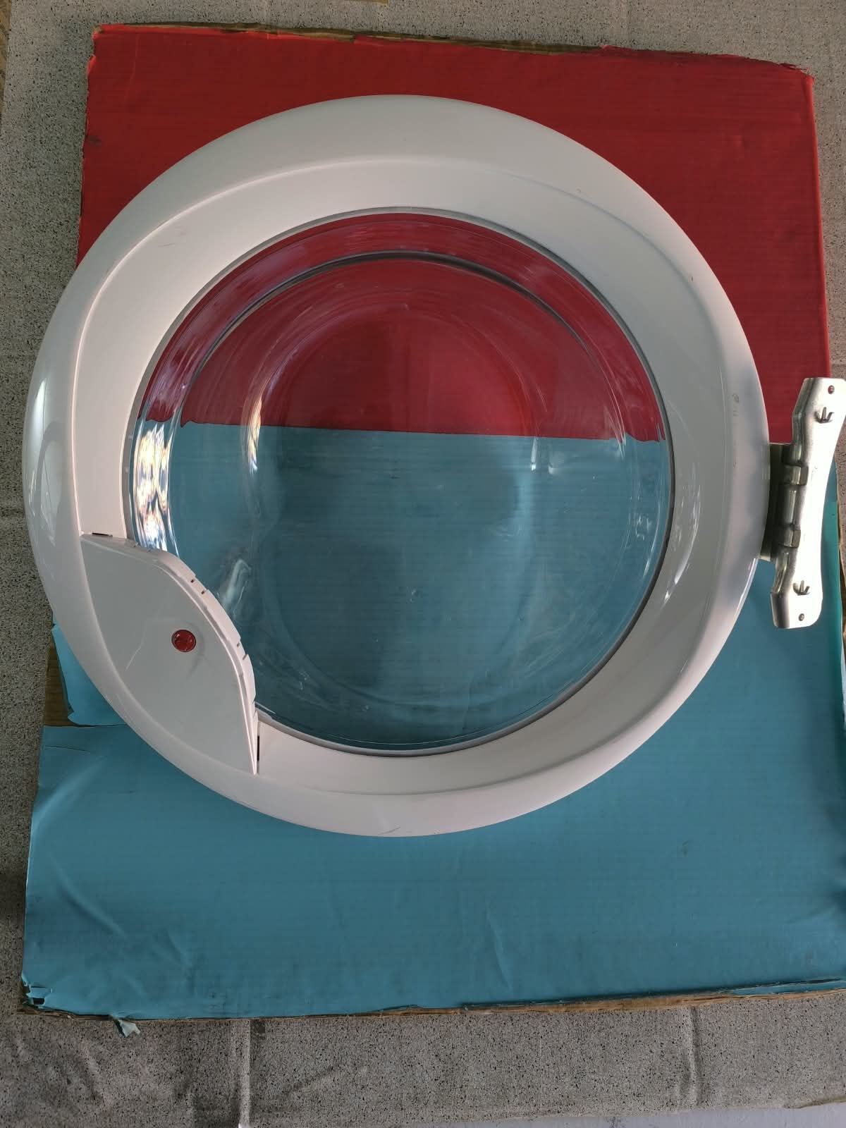 PUERTA LAVADORA CANDY, VHD613Z, PUERTA COMPLETA CON BISAGRA Y CIERRE, LIGERAMENTE RAYADO EL MARCO EXTERIOR QUE NO AFECTA AL FUNCIONAMIENTO (LIGERO DEFECTO ESTETICO), 41018077 - Imagen 4