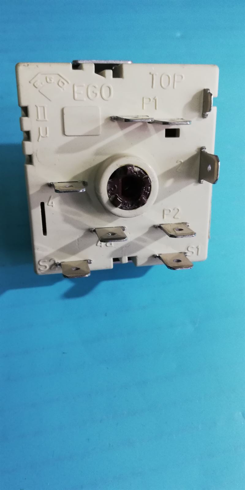 REGULADOR ENERGIA VITROCERAMICA ZANUSSI, GIRO DERECHA DOBLE,  3051706236 - Imagen 1
