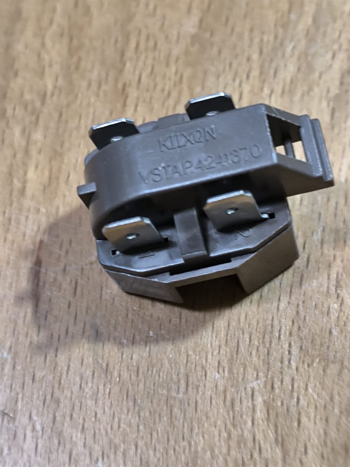 Relé arranque universal compresor hasta 1/2 cv,  A6510090201 - Imagen 1