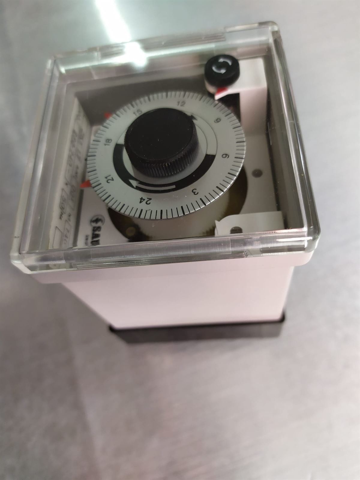 RELOJ PROGRAMADOR SAUTER, 2 ENCENDIDO/APAGADO, 10 A, 220V,   ZKY1T - Imagen 3