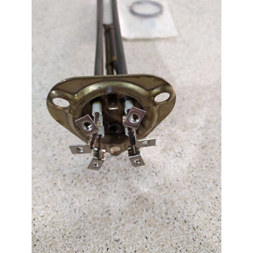 RESISTENCIA LAVAVAJILLAS INDUSTRIAL ZANUSSI, ELECTROLUX, 10750 W, TRIFASICA 230/380 V, CON TUBO PARA SONDA 7 MM, ø 47,5mm, espirales 3, LARGO 542mm, An 35mm, H 26mm, DISTANCIA TORNILLOS 64 MM, JUNTA TORICA 57/47 MM, 418017 - Imagen 1