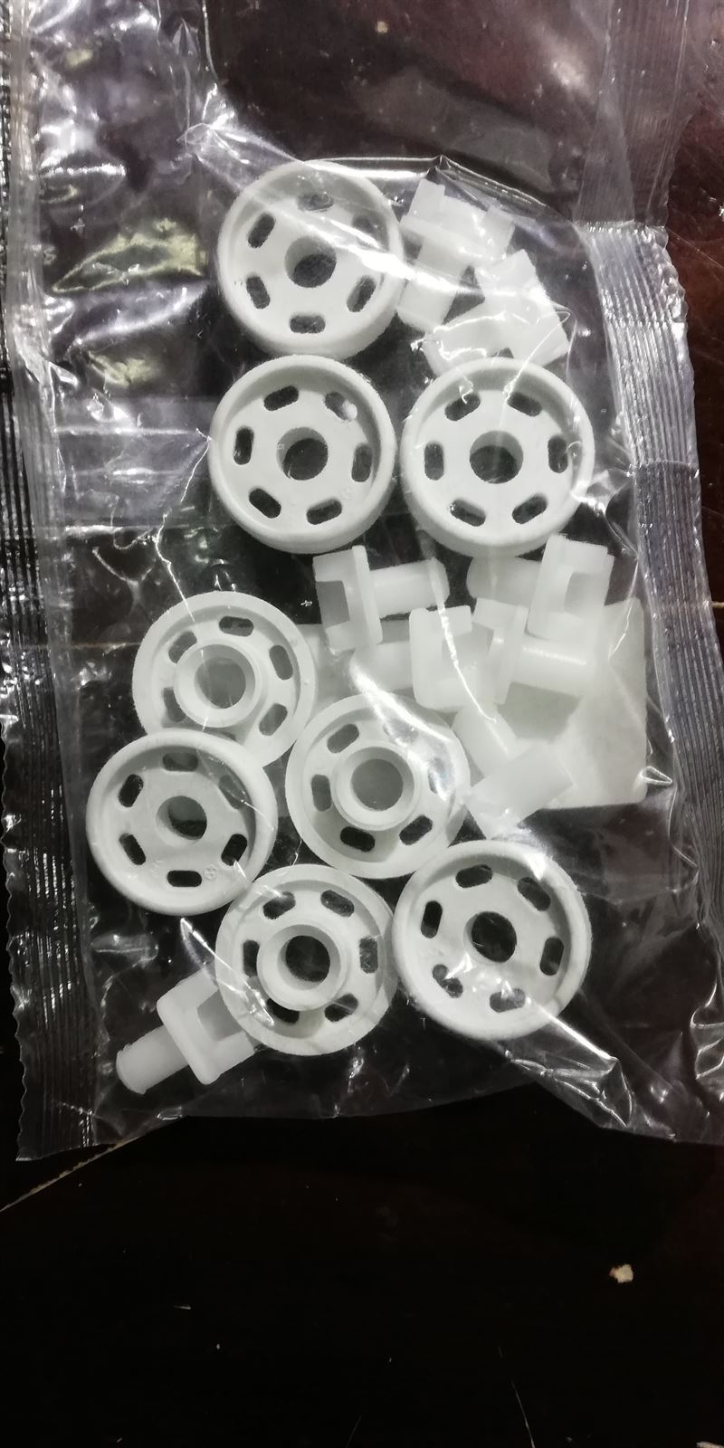 RUEDA CESTO INFERIOR LAVAVAJILLAS ELECTROLUX, AEG, 8 UNIDADES,   4055259651 - Imagen 1