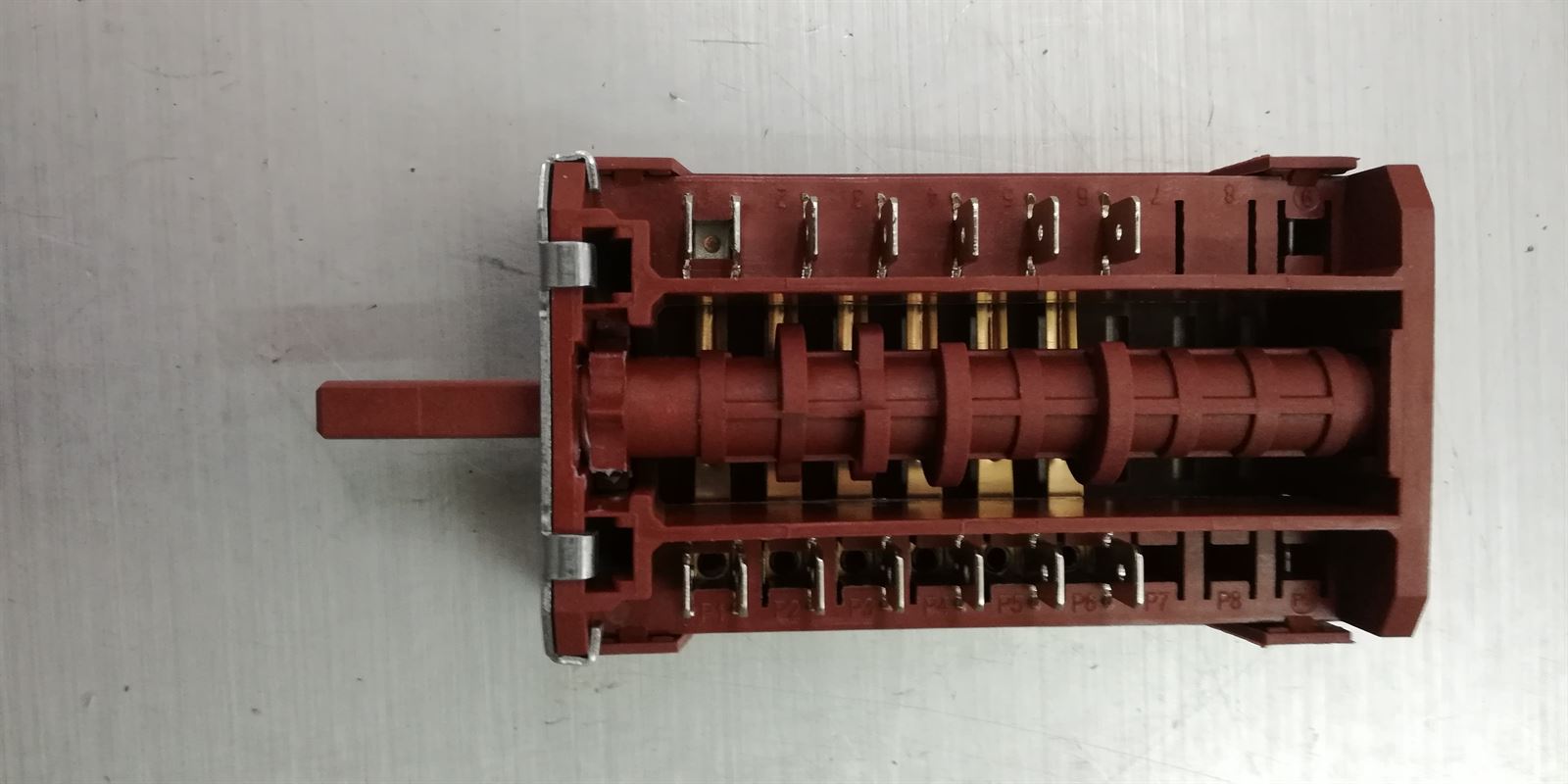 SELECTOR CONMUTADOR GIRATORIO HORNO VESTEL, 400V, Máxima corriente de conmutación: 16A, tipo de tension: AC, conector: AMP Faston 6,3mm, fijación: Tornillo de montaje, diámetro eje: 6mm, longitud eje: 23mm, 32038579 - Imagen 2