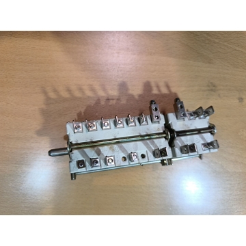 SELECTOR INTERRUPTOR AEG, ROTATIVO, 9 POSICIONES, 8996454064601 - Imagen 1