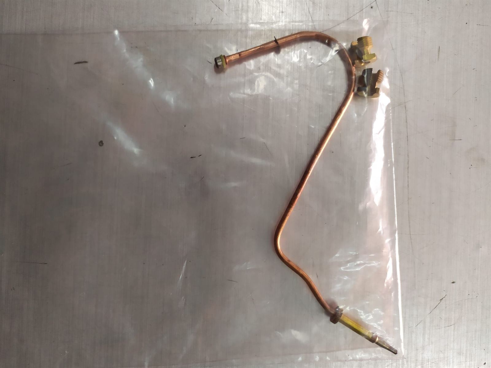 TERMOPAR CALENTADOR CHAFFOTEAUX, ROCA, MODELO BAYARD 5 CTS, 13 CF PV, 16 C, Longitud 240 mm. 5 CF-10-13-16. TERMOPAR+2TUERCAS M10,   60074154, 300310007 - Imagen 1