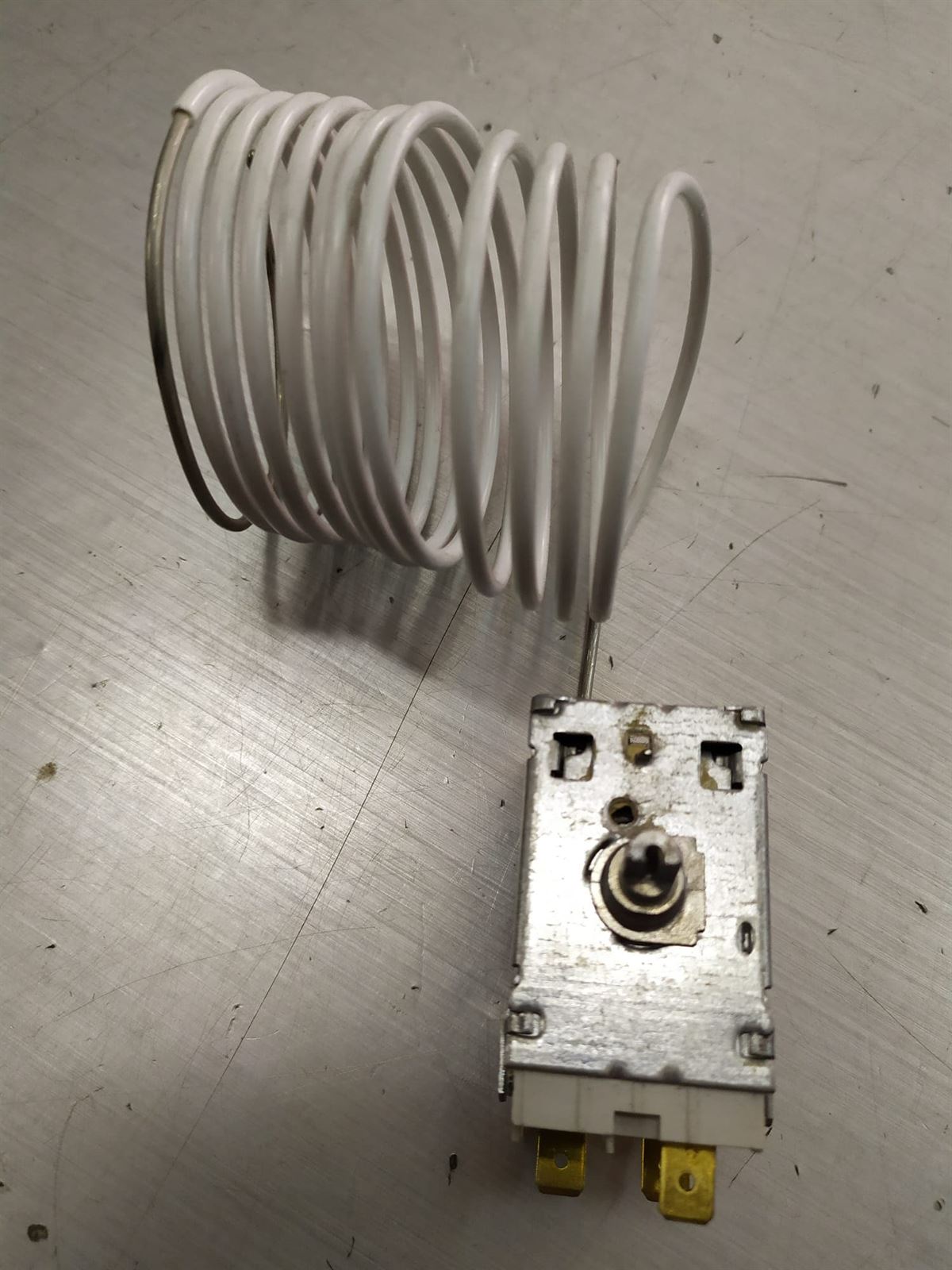 TERMOSTATO CONGELADOR, CAPILAR 2250 MM, -35-19 ºC,  CON ALARMA, CON PARO, 6403905115 - Imagen 2