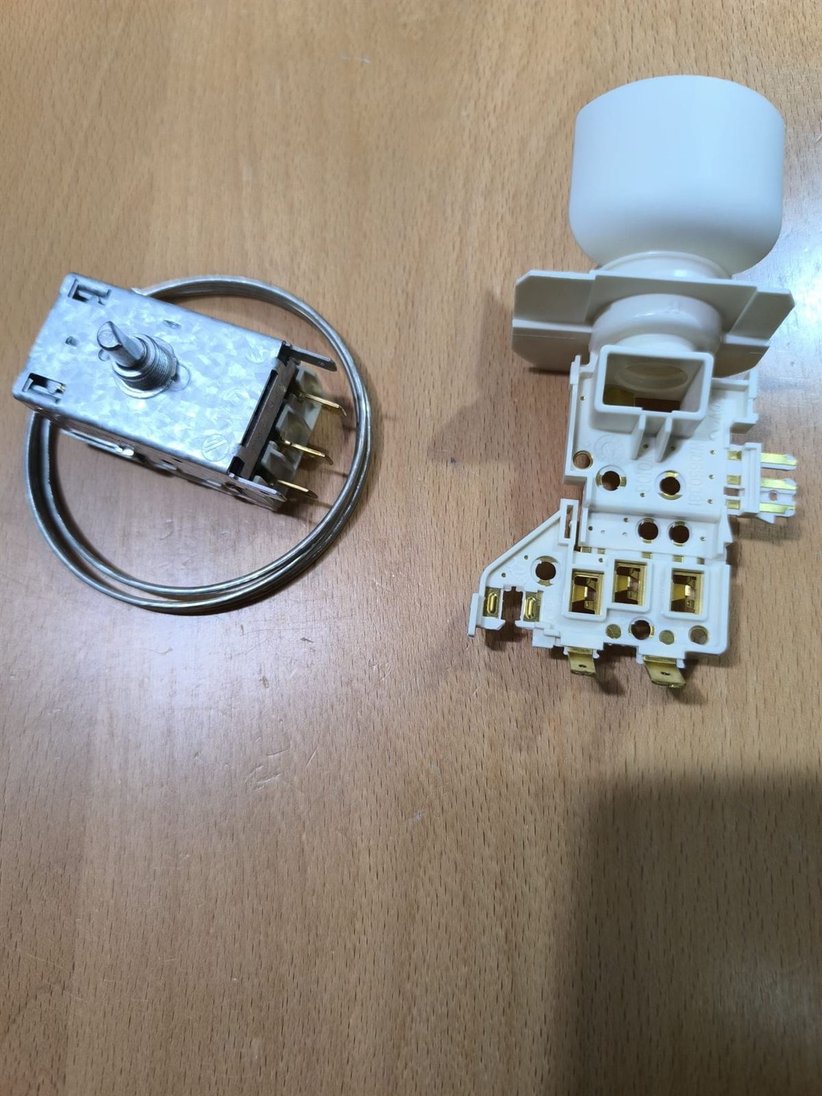 TERMOSTATO FRIGORIFICO WHIRLPOOL, INDESIT, KIT ADAPTACION PARA CONECTOR, CAPILAR 700 MM, -30 + 4,5 ºC, C00311858 - Imagen 1