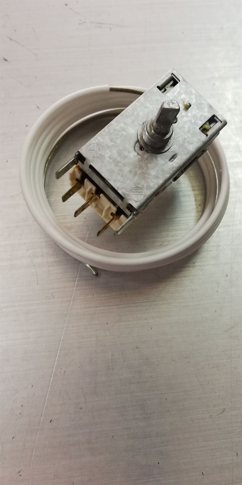 TERMOSTATO FRIGORIFICO ZANUSSI, ZONA REFRIGERADOR, RECAMBIO ALTERNATIVO,  VALIDO PARA OTRAS MARCAS, K59L1941, K59L1041, CON PARO, CAPILAR 1900 MM, -26+5  ºC, 2262143080 - Imagen 2
