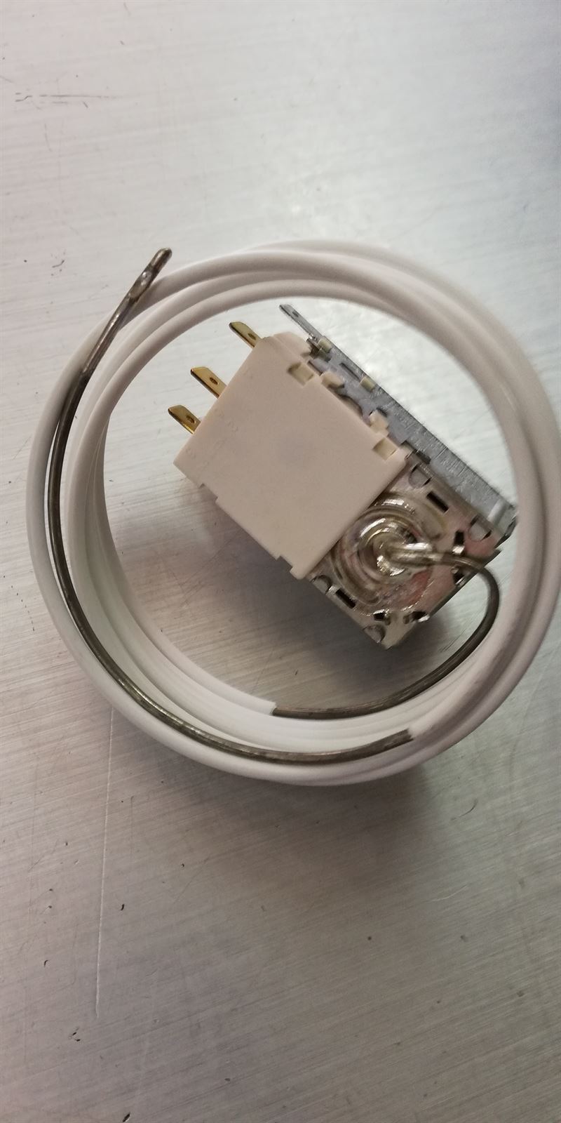 TERMOSTATO FRIGORIFICO ZANUSSI, ZONA REFRIGERADOR, RECAMBIO ALTERNATIVO,  VALIDO PARA OTRAS MARCAS, K59L1941, K59L1041, CON PARO, CAPILAR 1900 MM, -26+5  ºC, 2262143080 - Imagen 3