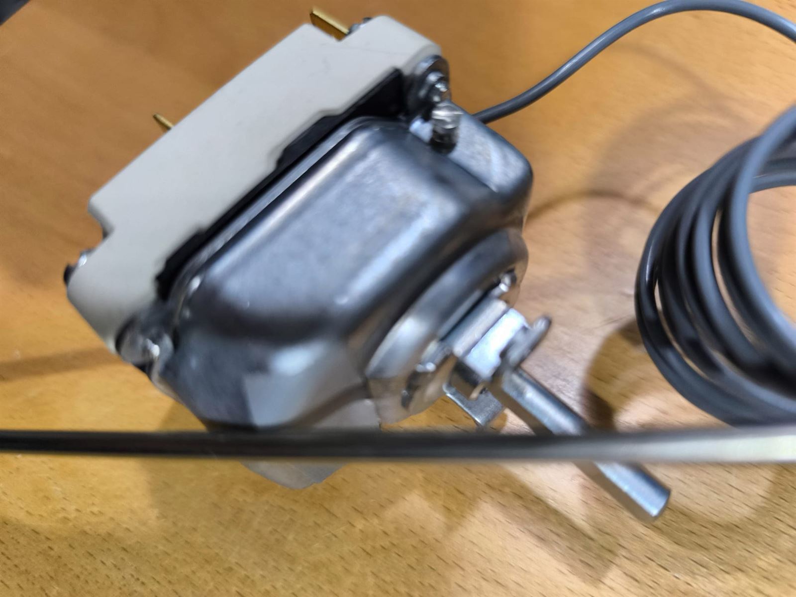 TERMOSTATO HORNO TRIFASICO, 292 ºC, 16 AMPERES, SONDA 3X220 MM, CAPILAR 1150 MM, 375587 - Imagen 1