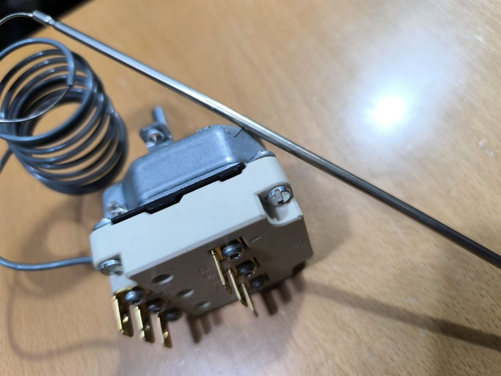 TERMOSTATO HORNO TRIFASICO, 292 ºC, 16 AMPERES, SONDA 3X220 MM, CAPILAR 1150 MM, 375587 - Imagen 2