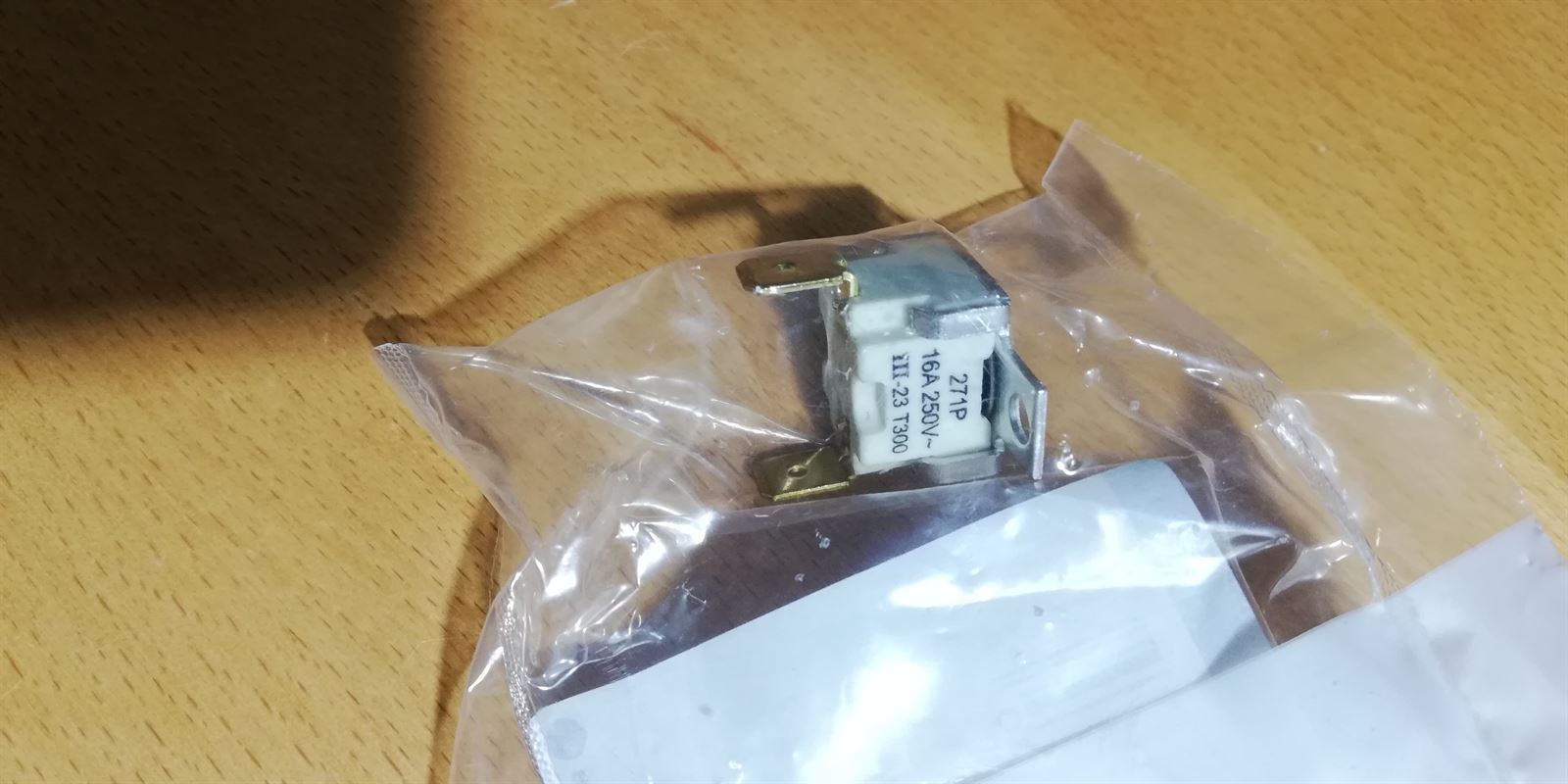 TERMOSTATO HORNO WHIRLPOOL, INDESIT, TEKA, KLIXON, CERRADO, 300ºC, 250 V, 16A, 482000022891 - Imagen 1