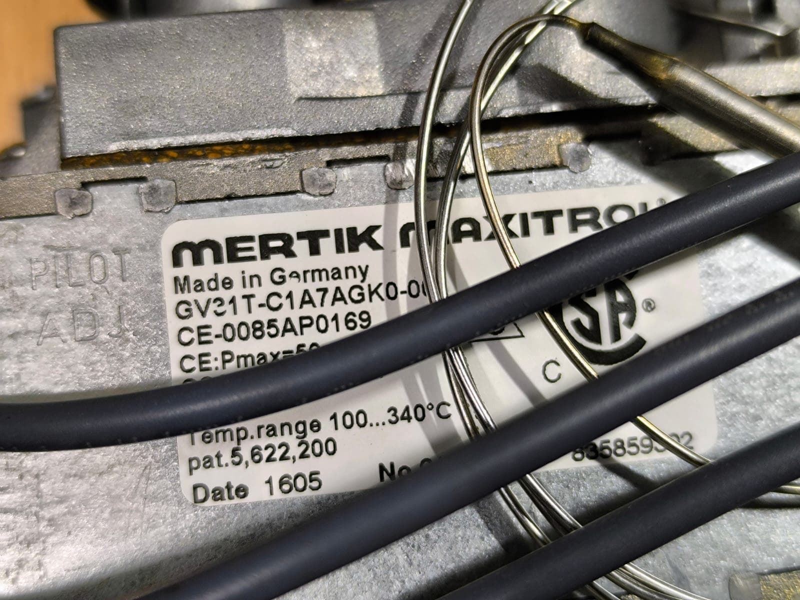 Termostato MERTIK tipo GV31T-C1A7AGK0-003, 100-340°C, entrada gas abajo 3/8", VALVULA GAS TERMOSTATICA, GV31T-C1A7AGK0 - Imagen 1