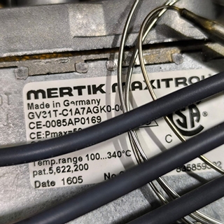 Termostato MERTIK tipo GV31T-C1A7AGK0-003, 100-340°C, entrada gas abajo 3/8", VALVULA GAS TERMOSTATICA, GV31T-C1A7AGK0 - Imagen 1