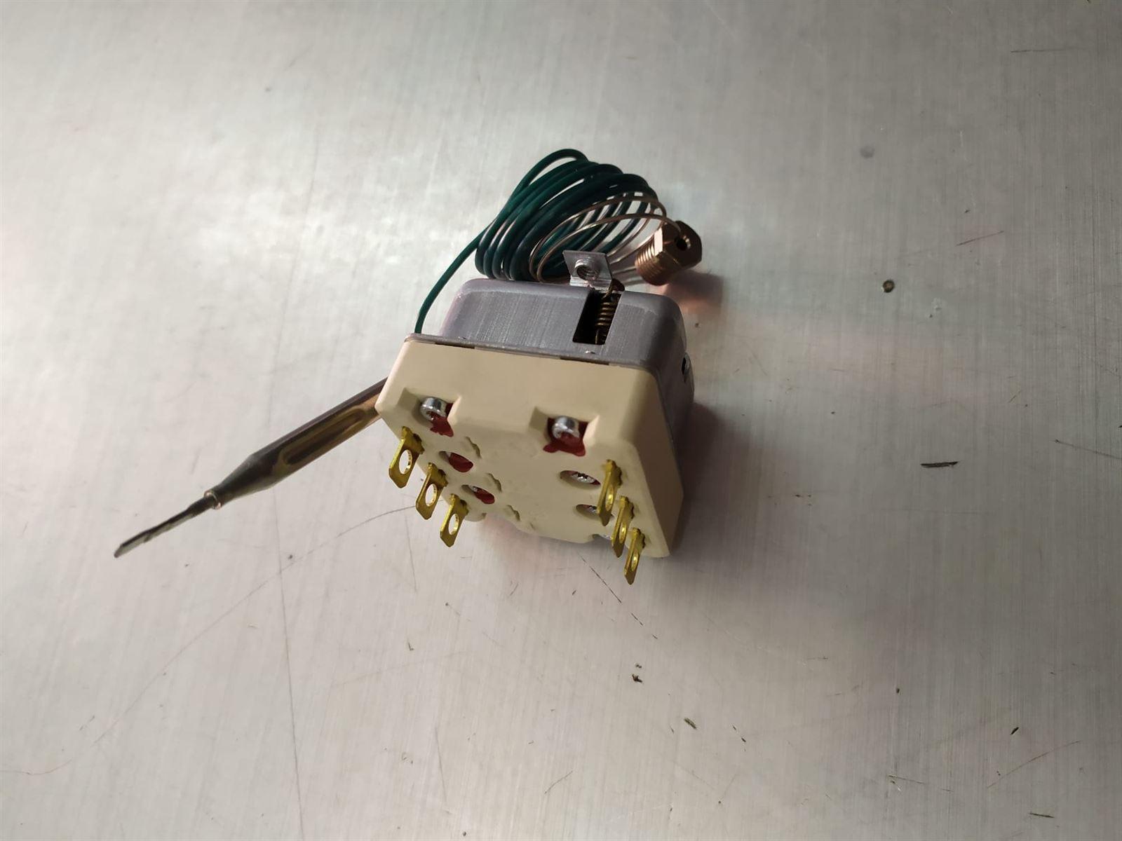 TERMOSTATO SEGURIDAD FREIDORA, 225ºC, TRIFASICO, CAPILAR 900MM, ROSCA M10, 20A,   018971 - Imagen 1