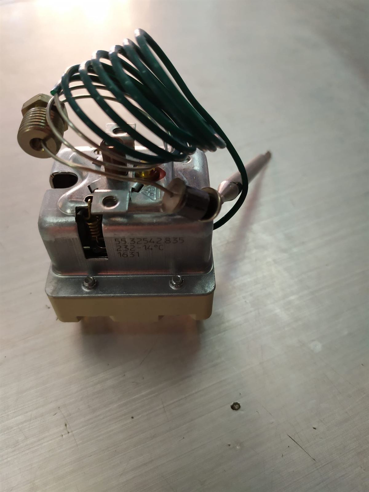 TERMOSTATO SEGURIDAD FREIDORA, 225ºC, TRIFASICO, CAPILAR 900MM, ROSCA M10, 20A,   018971 - Imagen 3