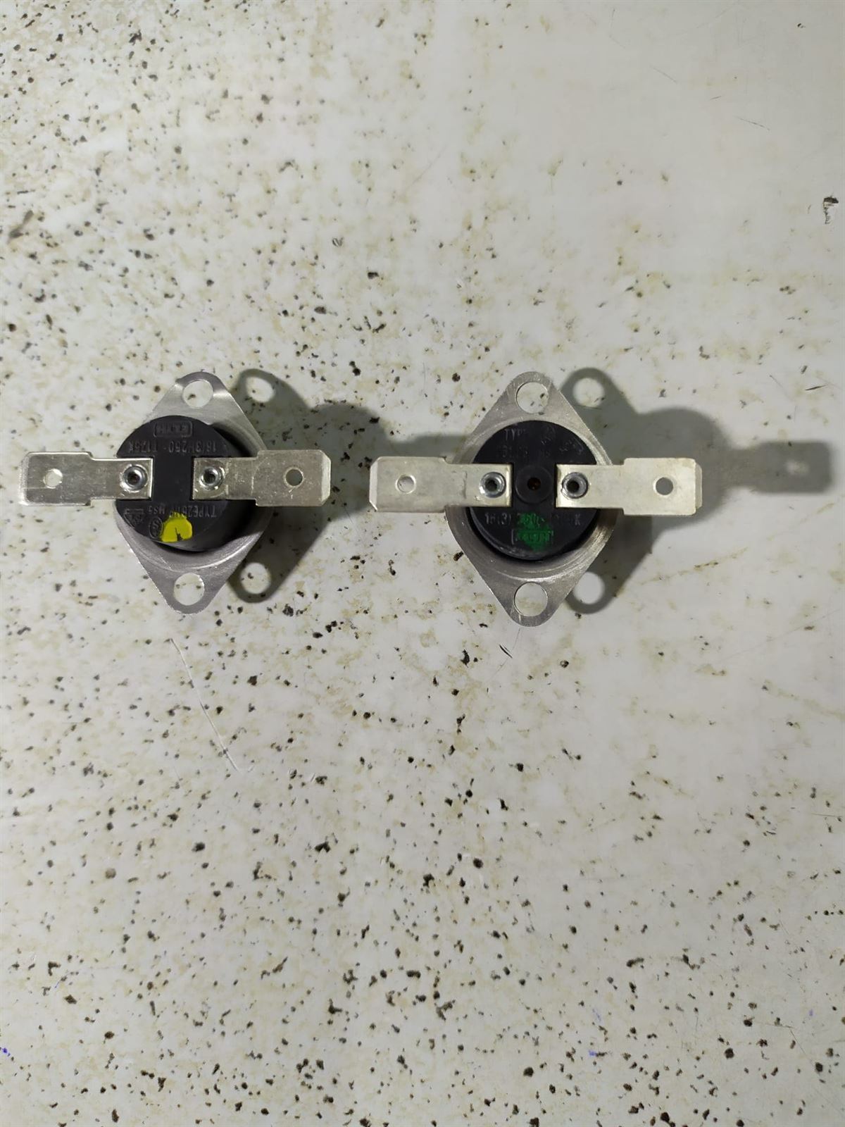 TERMOSTATOS SECADORA INDESIT, EDCEG45BH, kit 2 termostatos,  482000022867, C00116598 - Imagen 2