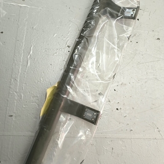 TIRADOR PUERTA FRIGORIFICO ELECTROLUX, ASA PUERTA FRIGORIFICO, DISTANCIA AGUJEROS AMARRE 260MM, 2636028082 - Imagen 1