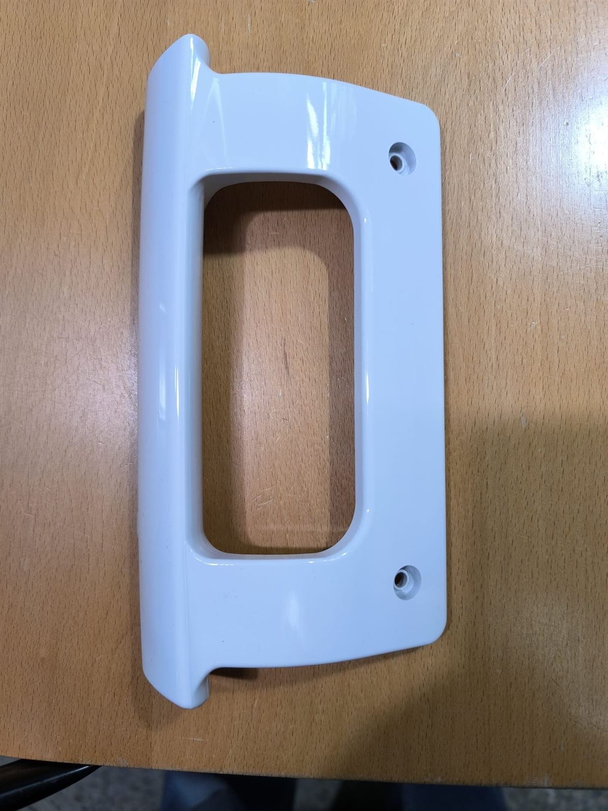 TIRADOR PUERTA FRIGORIFICO TEKA, VESTEL, LARGO 200/75MM, ANCHO 100MM, DISTANCIA TORNILLOS 133MM, 81644329 - Imagen 1