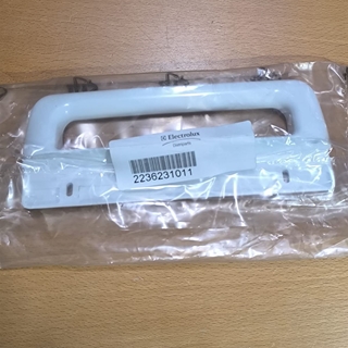 TIRADOR PUERTA FRIGORIFICO ZANUSSI, DISTANCIA TORNILLOS SUJECCION 133MM, RECAMBIO ORIGINAL,  2236231011 - Imagen 1