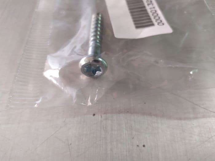 TORNILLO CONTRAPESO CUBA LAVADORA ZANUSSI,  6/7 KG, 1326589015 - Imagen 1