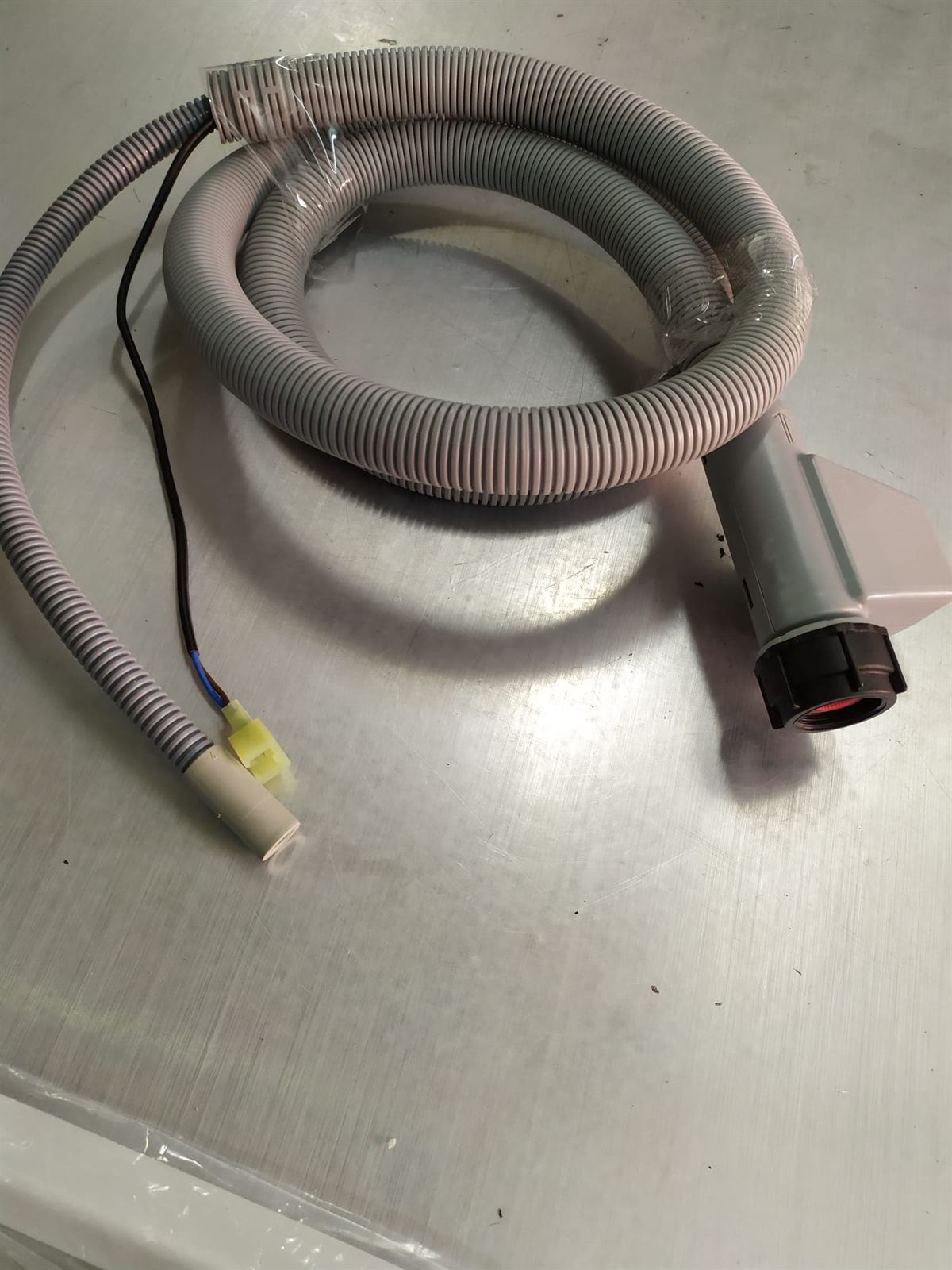 TUBO ENTRADA AQUASTOP, ROSCA 3/4, LARGO 1600 MM, TUBO 10/12 MM, 8996464033258,  C00372679 - Imagen 1