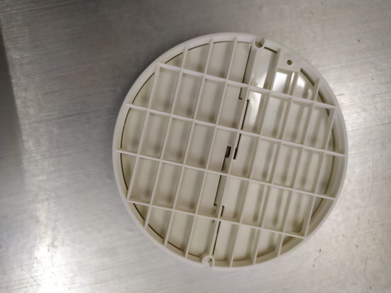 VALVULA ANTIRRETORNO GASES, MATERIAL PLASTICO, DIAMETRO 137/142/147 MM, ESPESOR 20MM, VALIDO PARA CAMPANAS, FACHADAS EDIFICIOS, A80883622 - Imagen 1