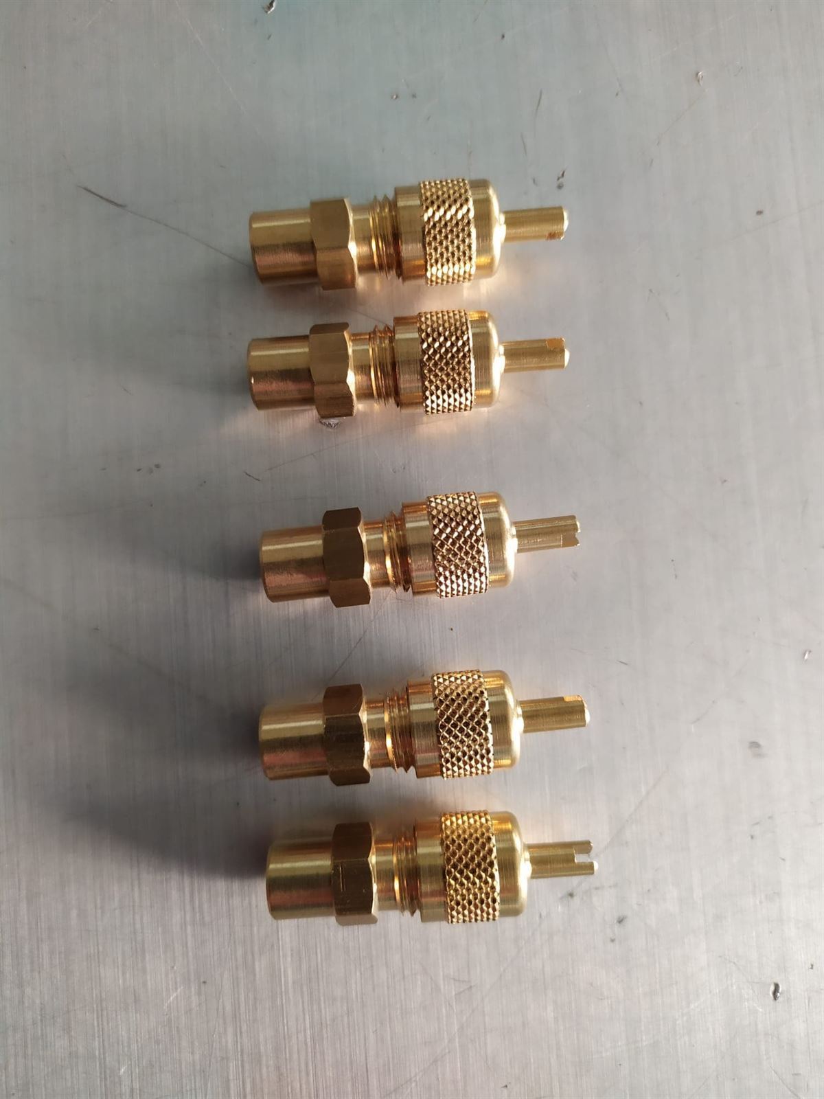 VALVULA DE CARGA GAS REFRIGERANTE,OBUS, KIT 5 UNIDADES, PARA TUBO 6,2MM, 6700000002 - Imagen 1