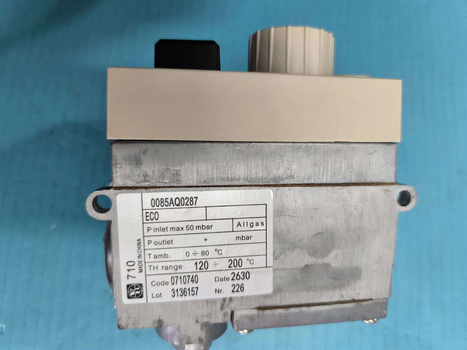 VALVULA FREIDORA TERMOSTATICA, GAS, CON SONDA ROSCABLE, 120/200 ºC, ENTRADA 1/2, SALIDA 3/8 PULGADA, CAPILAR 800MM, TERMOPAR M9, PILOTO M10, 0710740 - Imagen 1