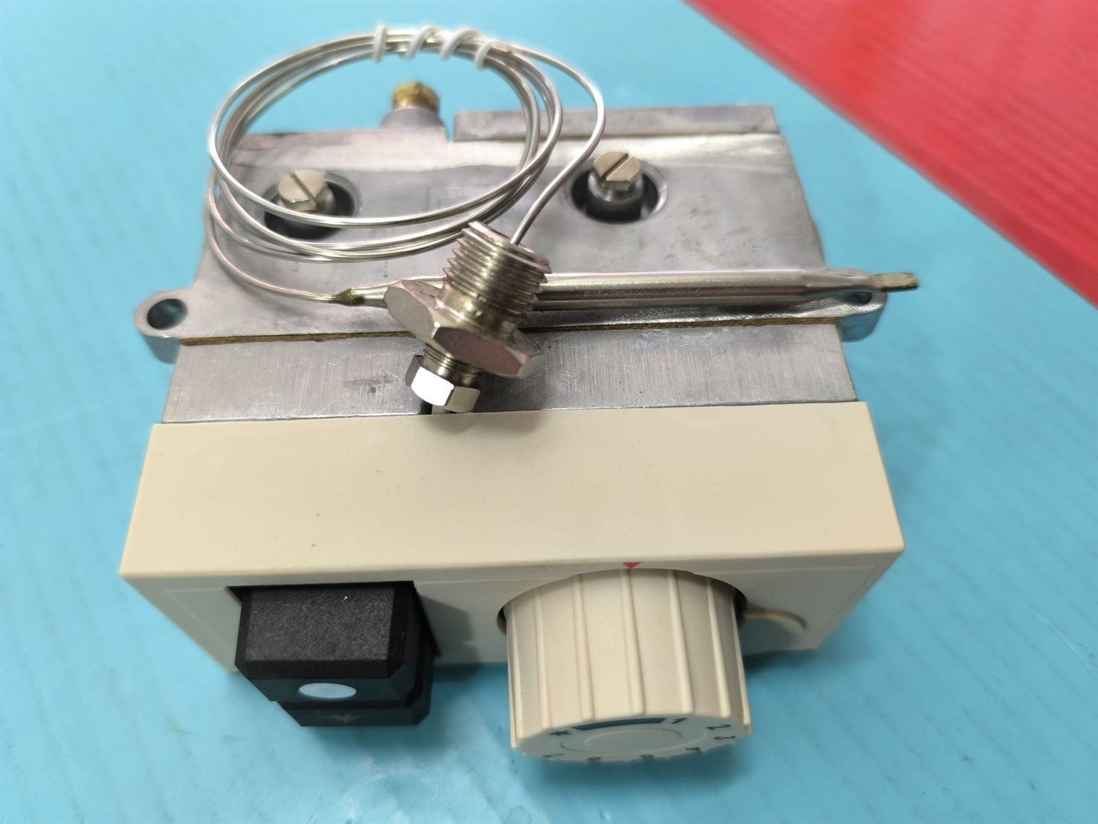 VALVULA FREIDORA TERMOSTATICA, GAS, CON SONDA ROSCABLE, 120/200 ºC, ENTRADA 1/2, SALIDA 3/8 PULGADA, CAPILAR 800MM, TERMOPAR M9, PILOTO M10, 0710740 - Imagen 5