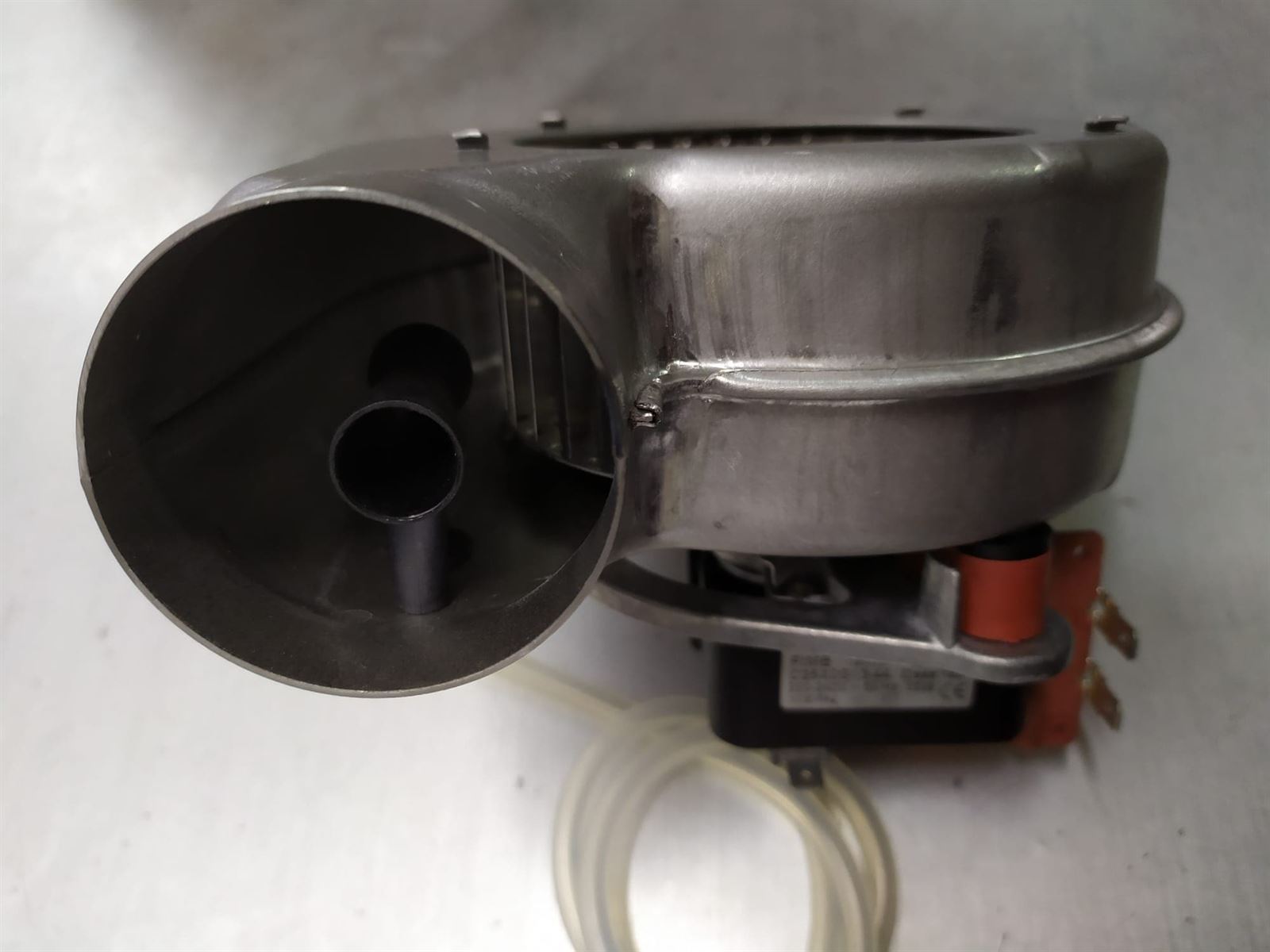 VENTILADOR CALDERA FERROLI I39819310,  DOMINAF30E,  I39817550 - Imagen 2
